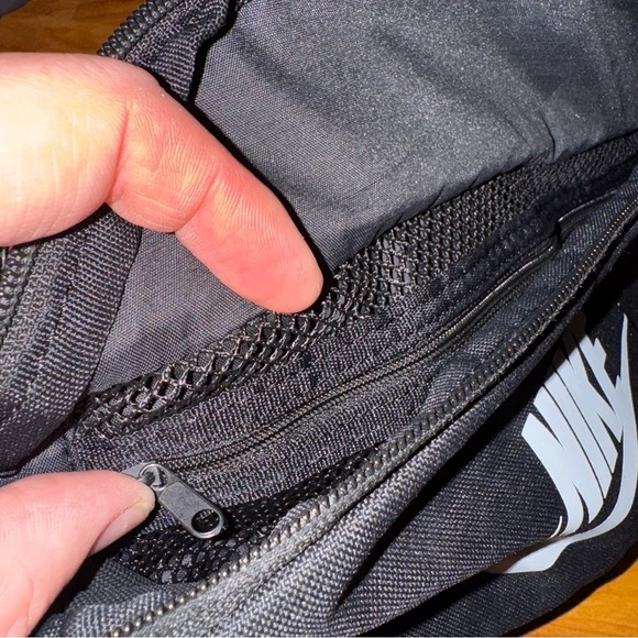 Nike Unisex Heritage Waist Bags Casual Black Run Gym Casual Hip-Bag NICE - Picture 7 of 13